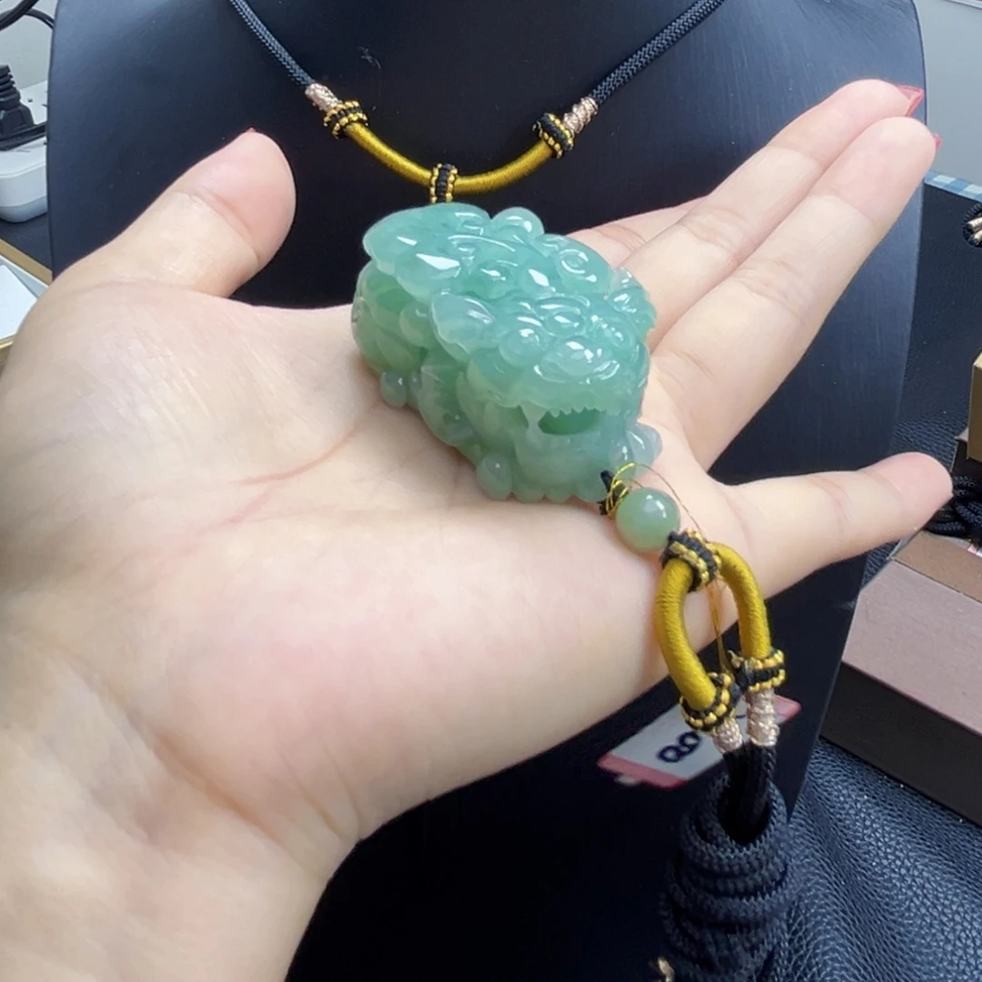 翡翠未镶嵌颈饰天然