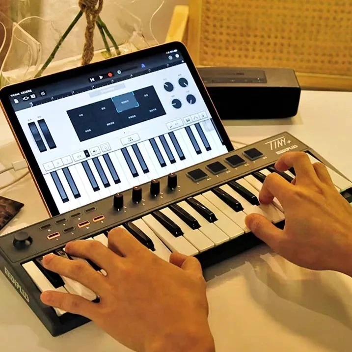 GEAKE/吉客Midiplus Tiny 32键便携MIDI键盘打击电音控制器编曲器