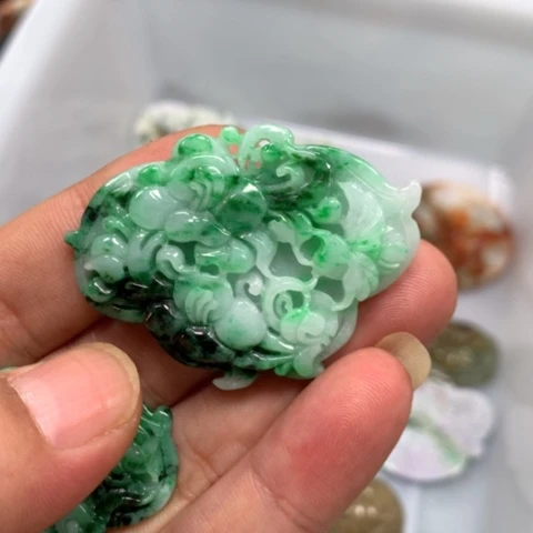 【闪购商品】颈饰未镶嵌翡翠心**惜