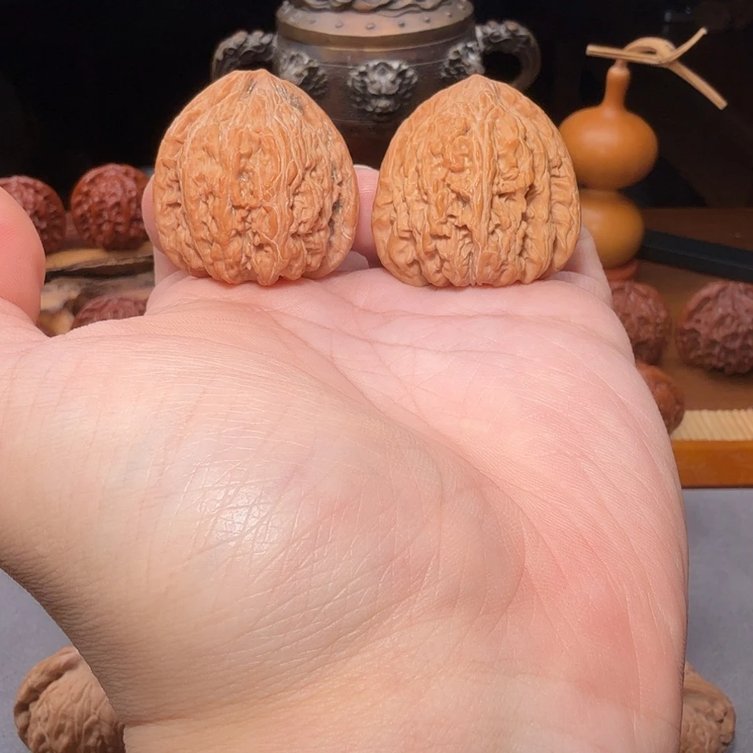 文玩核桃把件36.5尺寸三角型密纹