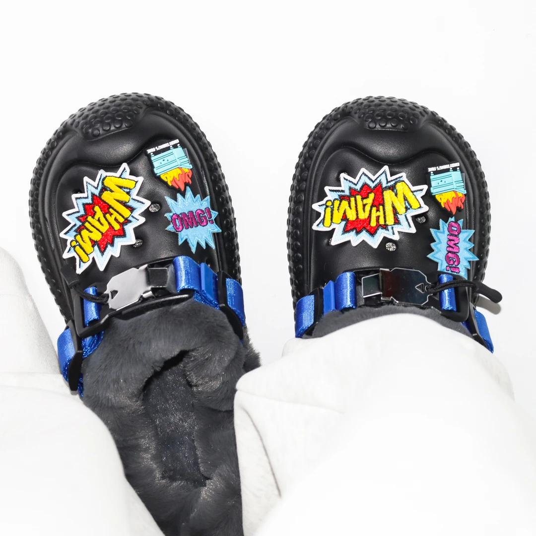 RRITTCC/漫画音效加绒洞洞鞋2025秋冬新款外穿一脚蹬休闲通勤棉拖