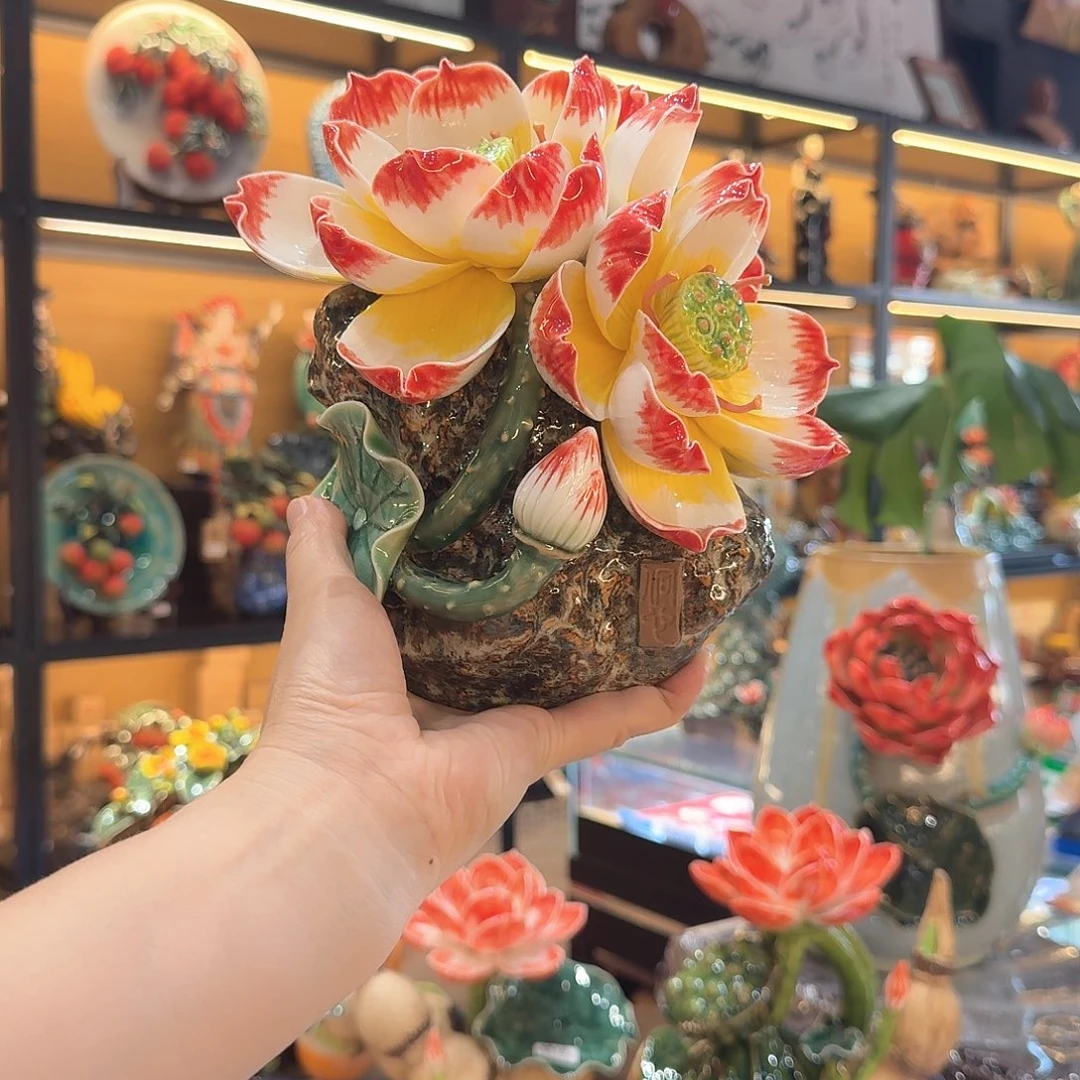陶瓷并蒂莲花精品