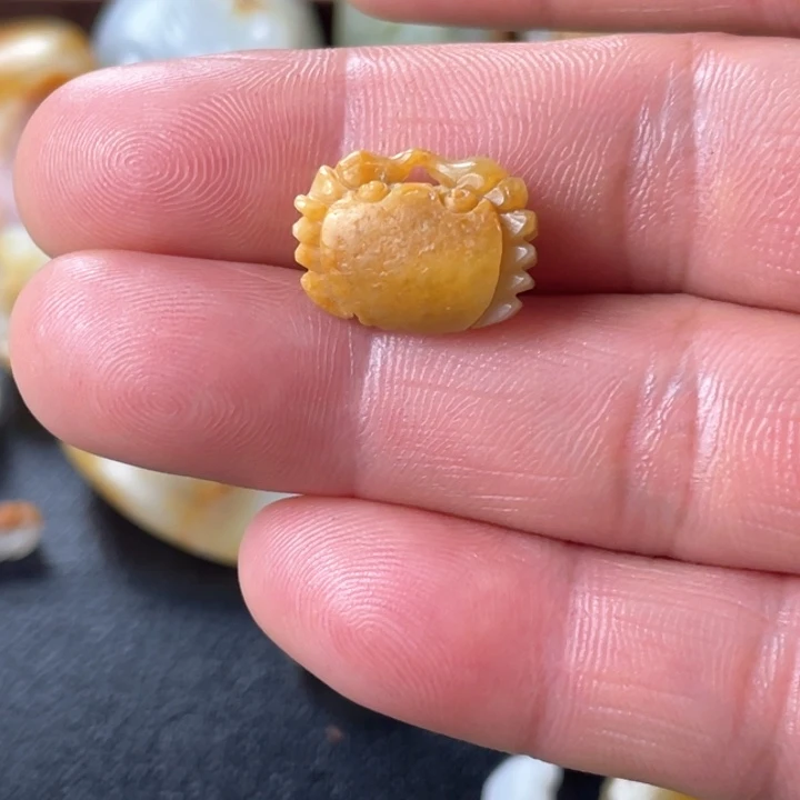 和田玉未镶嵌颈饰层**入