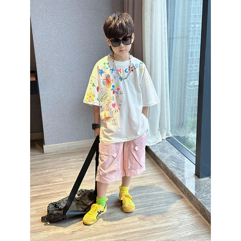 男童夏季洋气百搭休闲彩色手绘印花圆领短袖中大童简约短裤套装