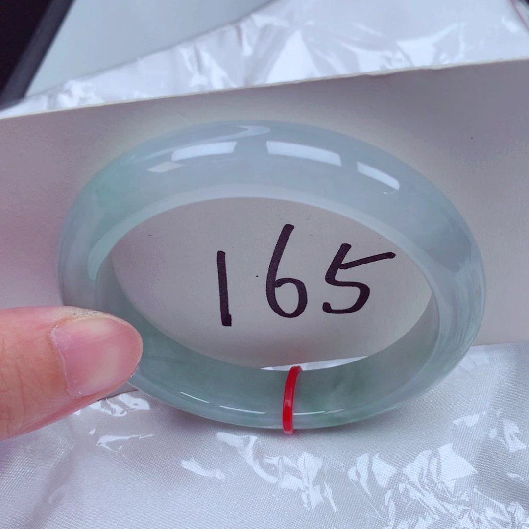 翡翠手镯未镶嵌翡翠