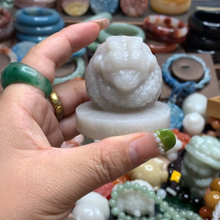 石英质玉（黄龙玉）合金颈饰
