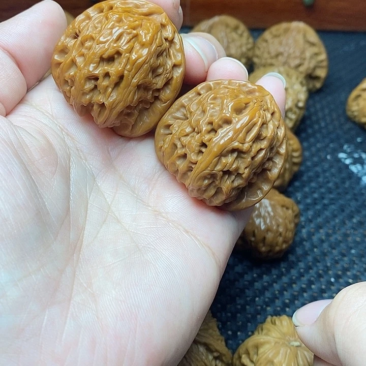 文玩核桃把件38白狮子