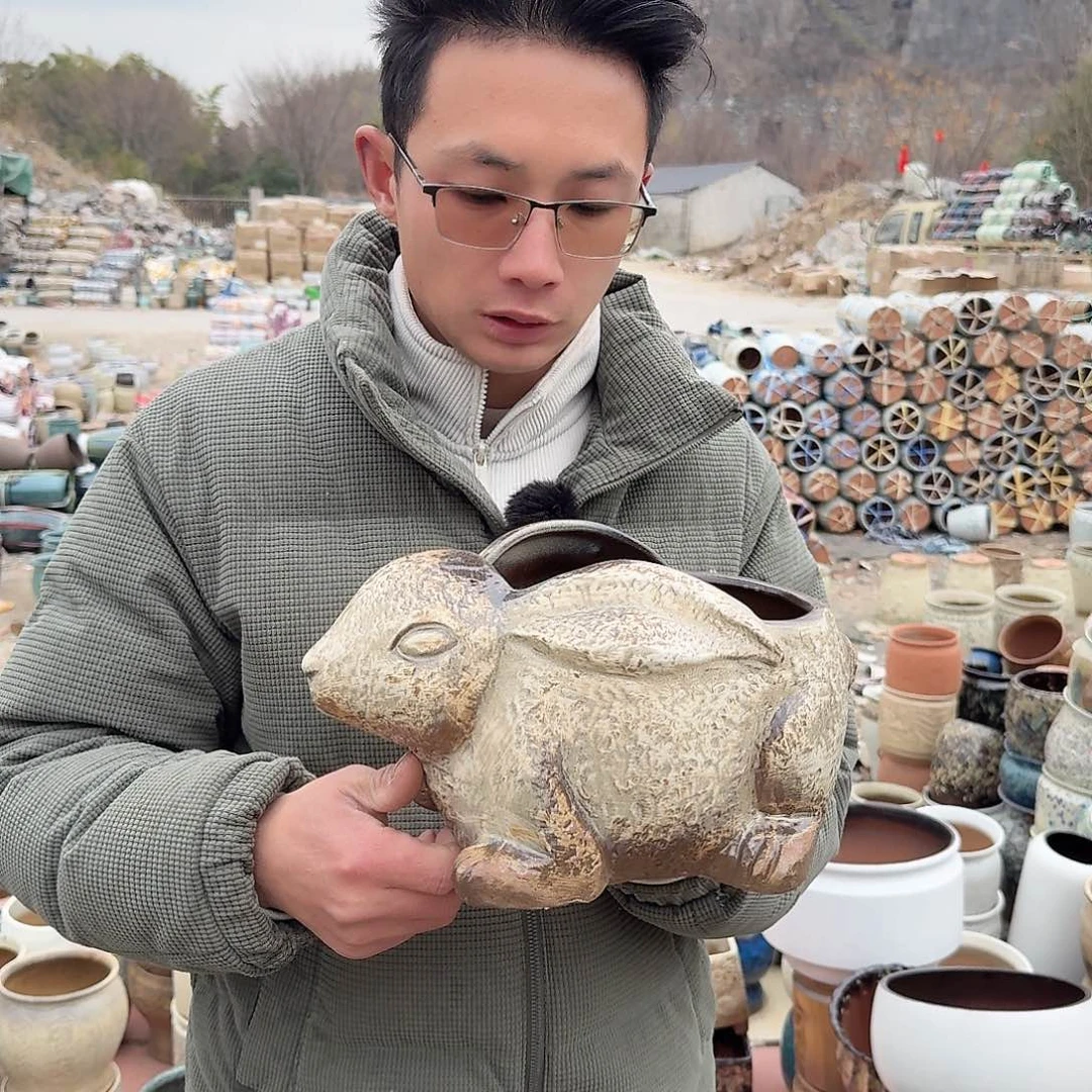 紫砂花盆兔子灰色一个