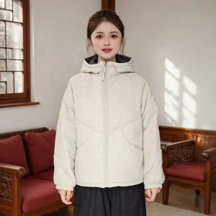 2025厚款防风休闲风常规女连帽短外套面包服秋冬时尚加厚新款潮女