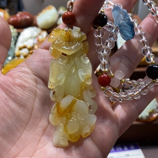 蛇纹石玉未镶嵌颈饰