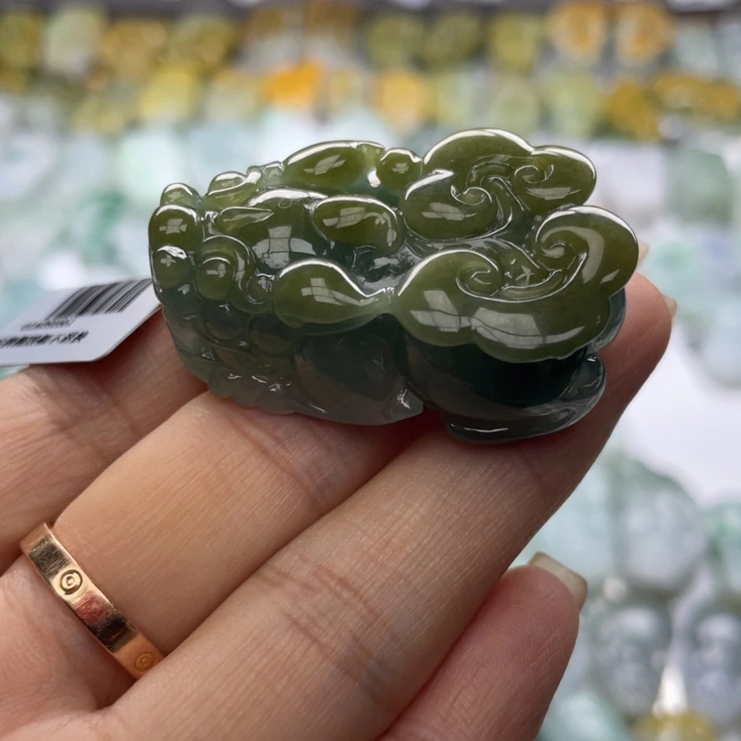 颈饰未镶嵌翡翠貔貅