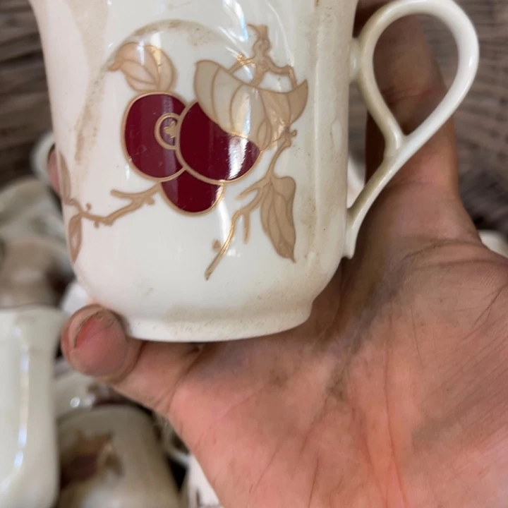 红果杯子脱金色掉