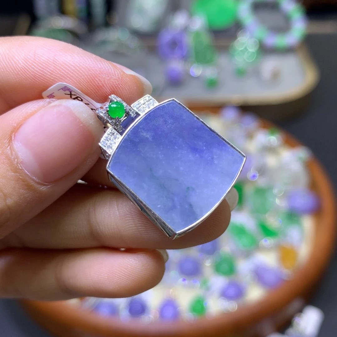 翡翠18K金镶嵌颈饰翡翠吊坠项链