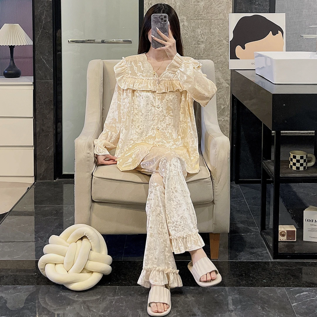 金丝绒睡衣女士春秋长袖开衫舒适大码2025新款温柔杏色套装家居服