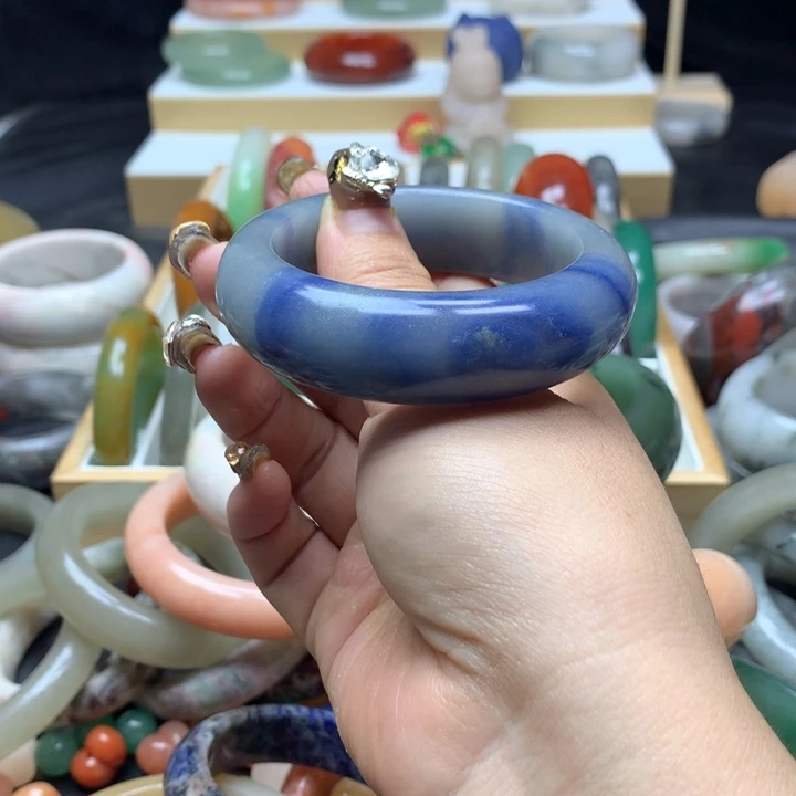 未镶嵌手镯石英质玉浅*