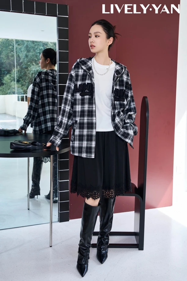 秋季时尚黑白格子长袖连帽百搭休闲衬衫外套
