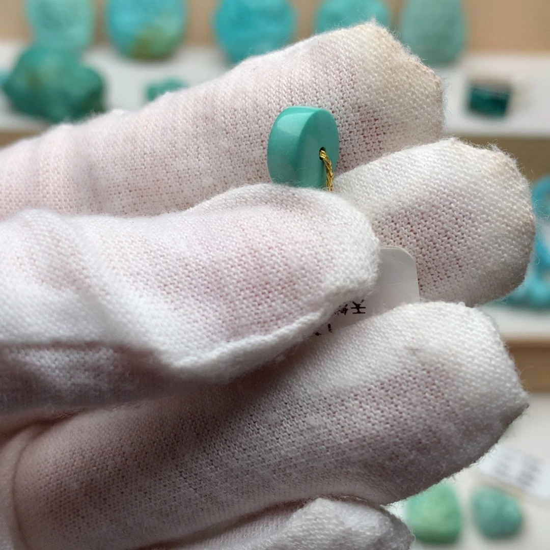 绿松石未镶嵌珠宝奇石高瓷绿直切9*4.5mm
