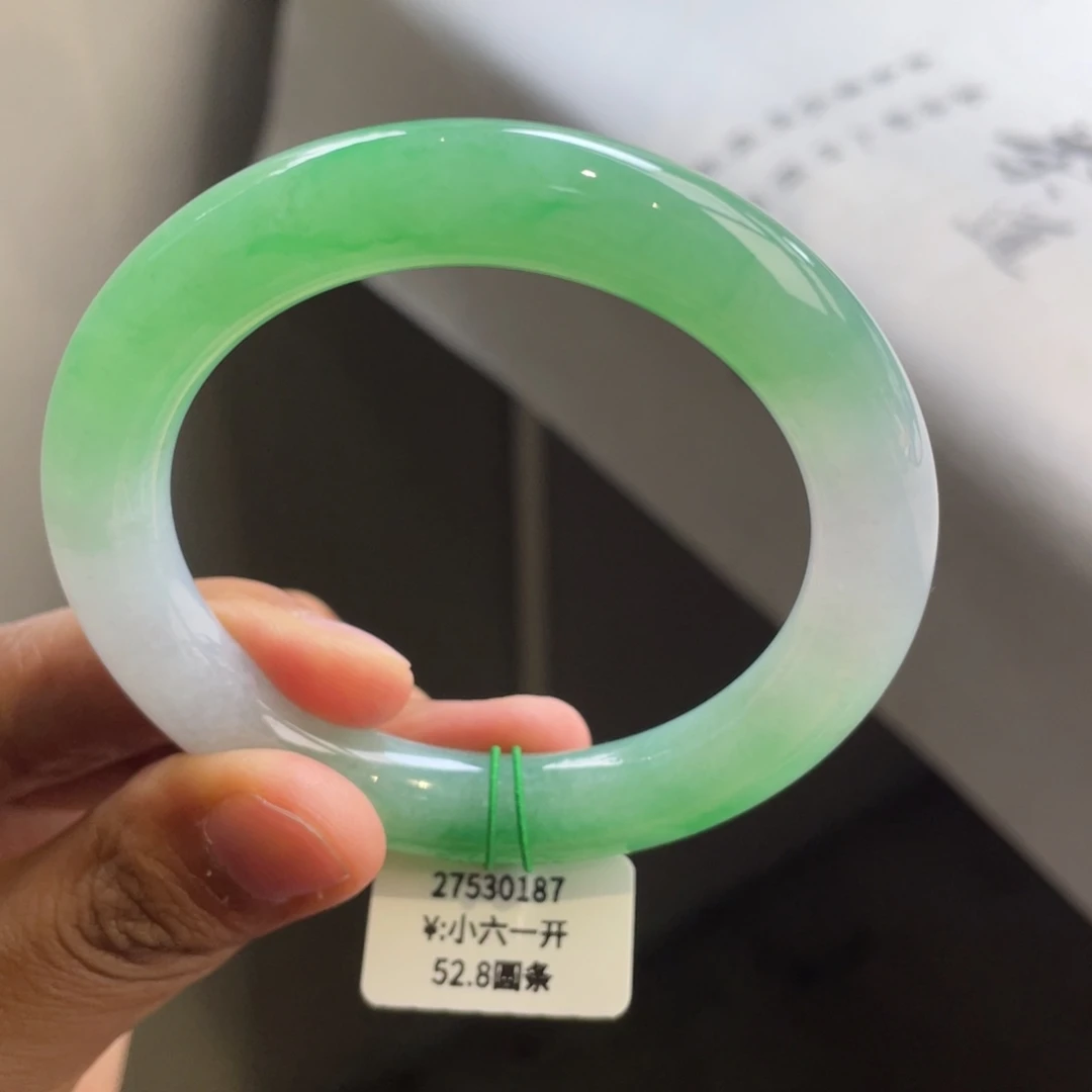 翡翠手镯未镶嵌一手/半山水冰绿圆条（小六一开询价）