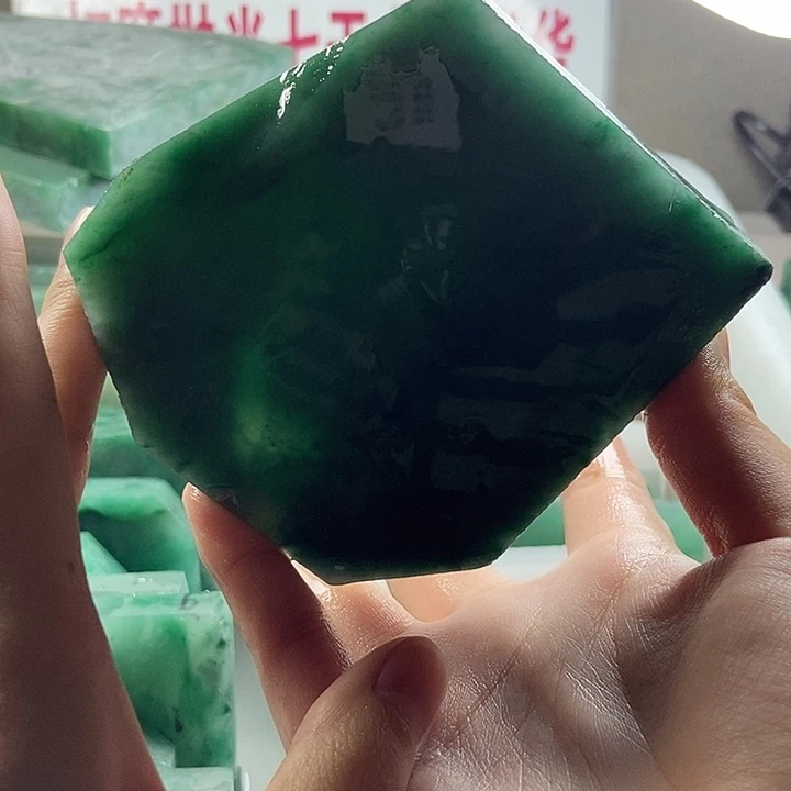 邓***元定制石英质玉（非洲翠）