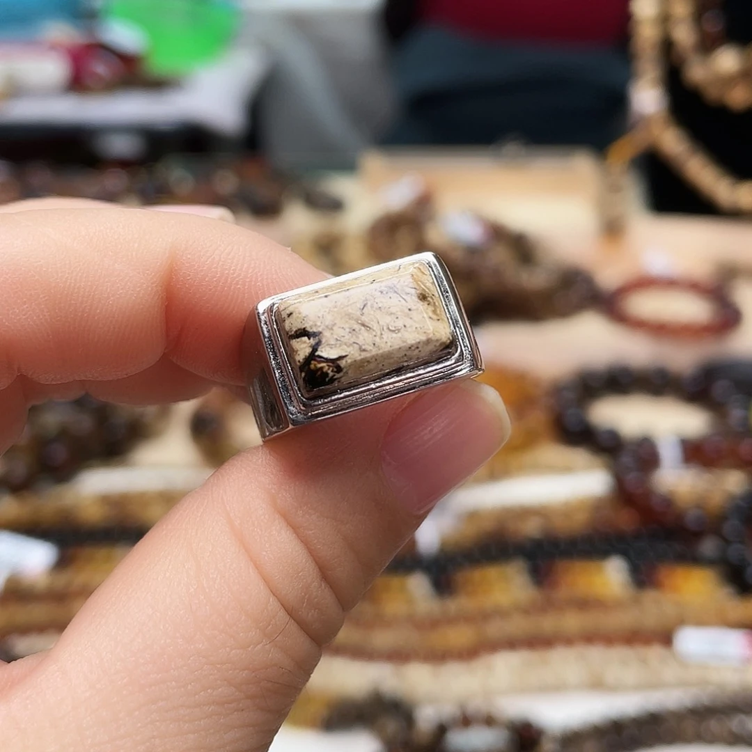 琥珀裸石未镶嵌心**简大