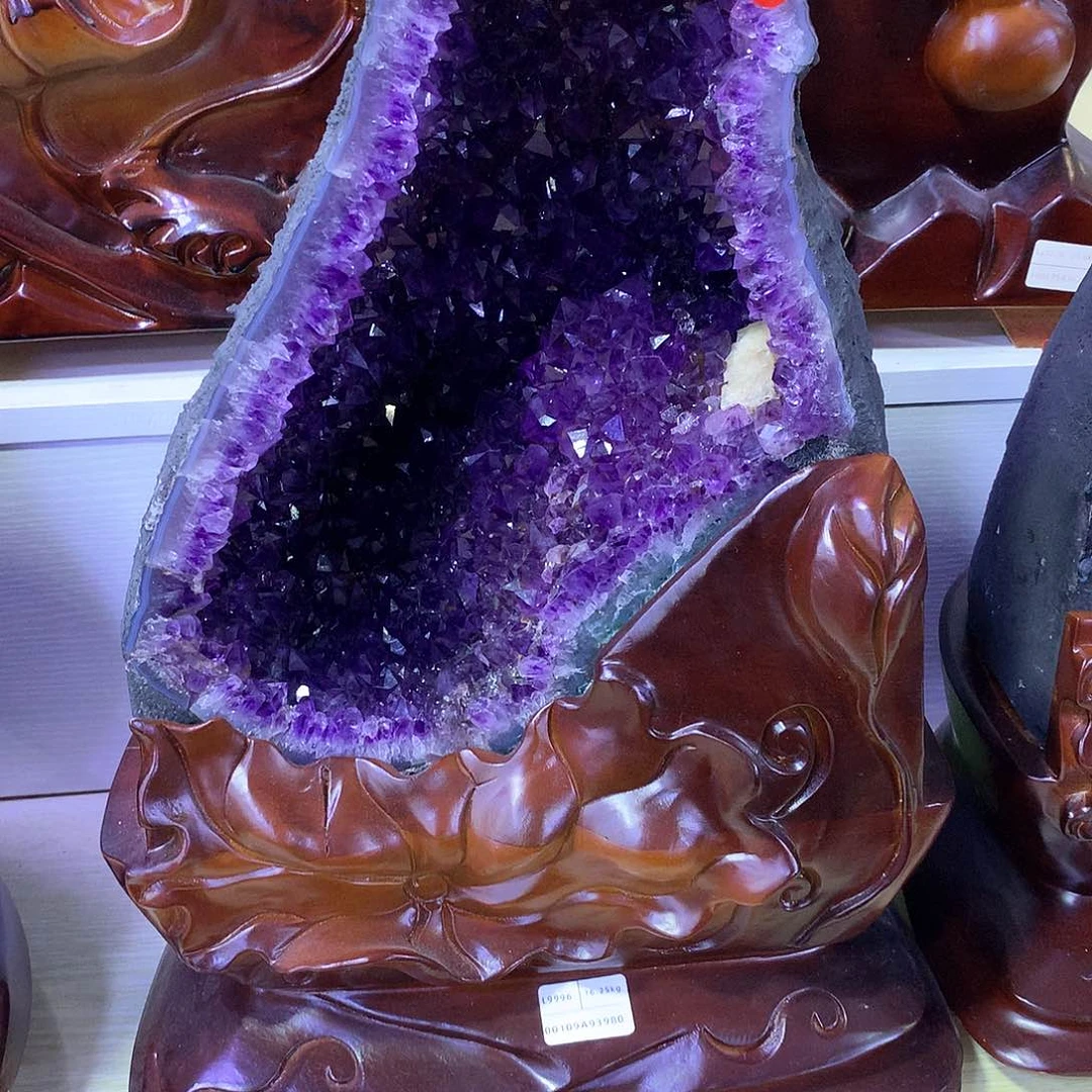 织绣巴西紫水晶摆件