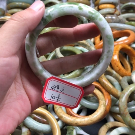 未镶嵌蛇纹石玉手镯雅*