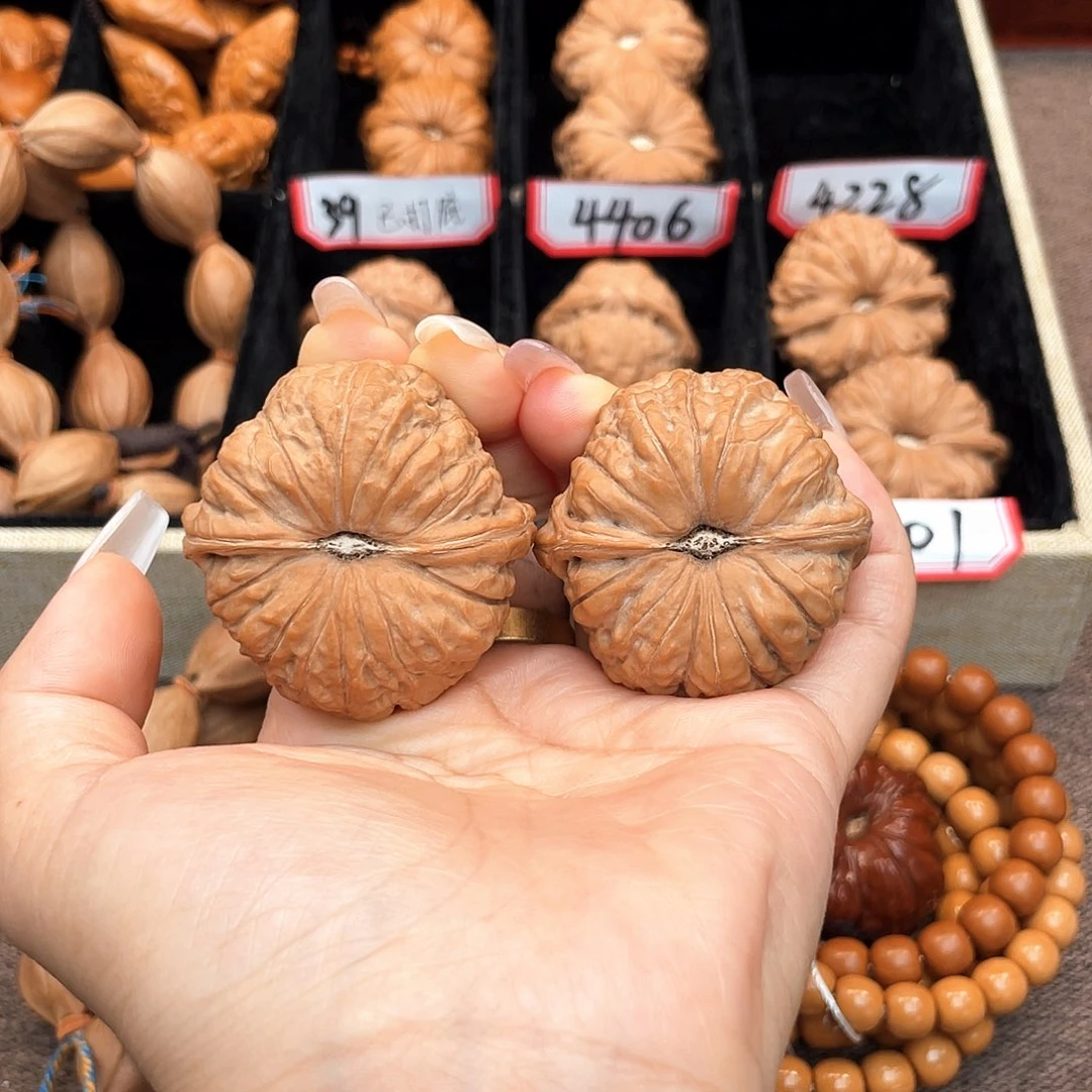 文玩核桃把件42一字底大满肉放射线清晰高对歪4228