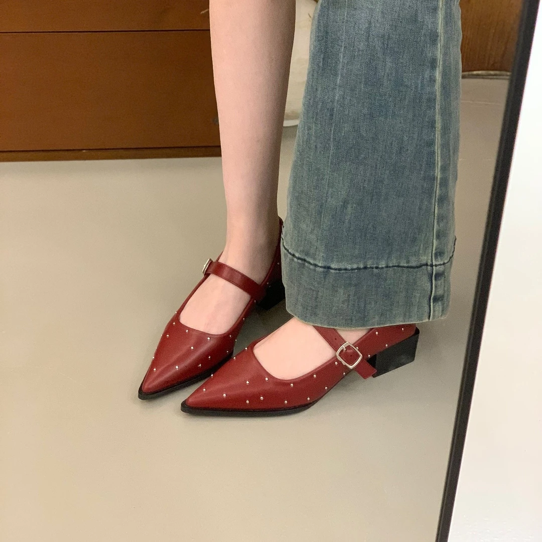 复古小众高级感一字扣带尖头红色玛丽珍小皮鞋女百搭通勤粗跟单鞋
