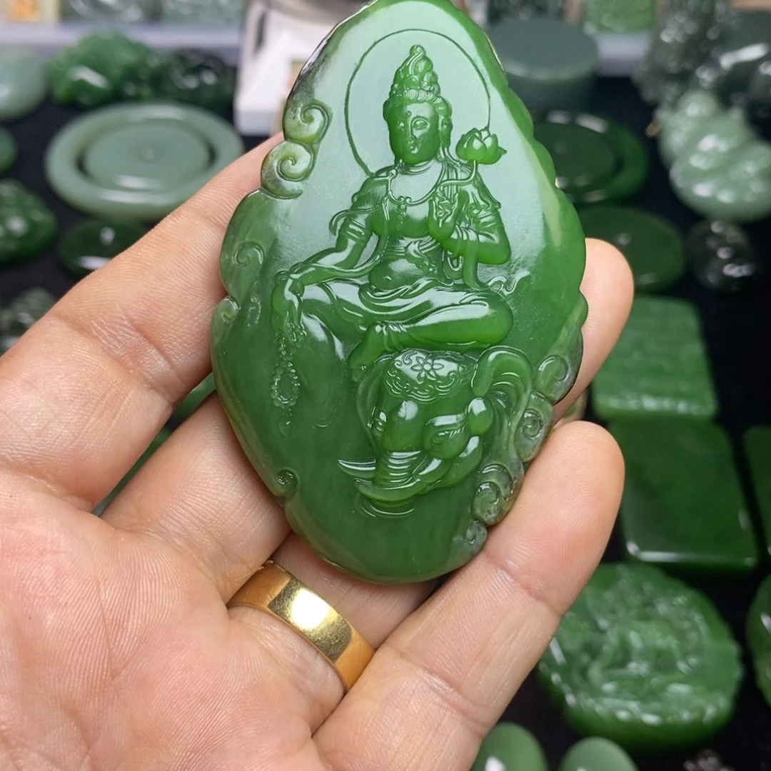 草***果和田玉（碧玉）未镶嵌颈饰