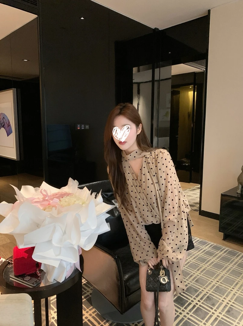 波卡尔小姐复古波点飘带雪纺小衫