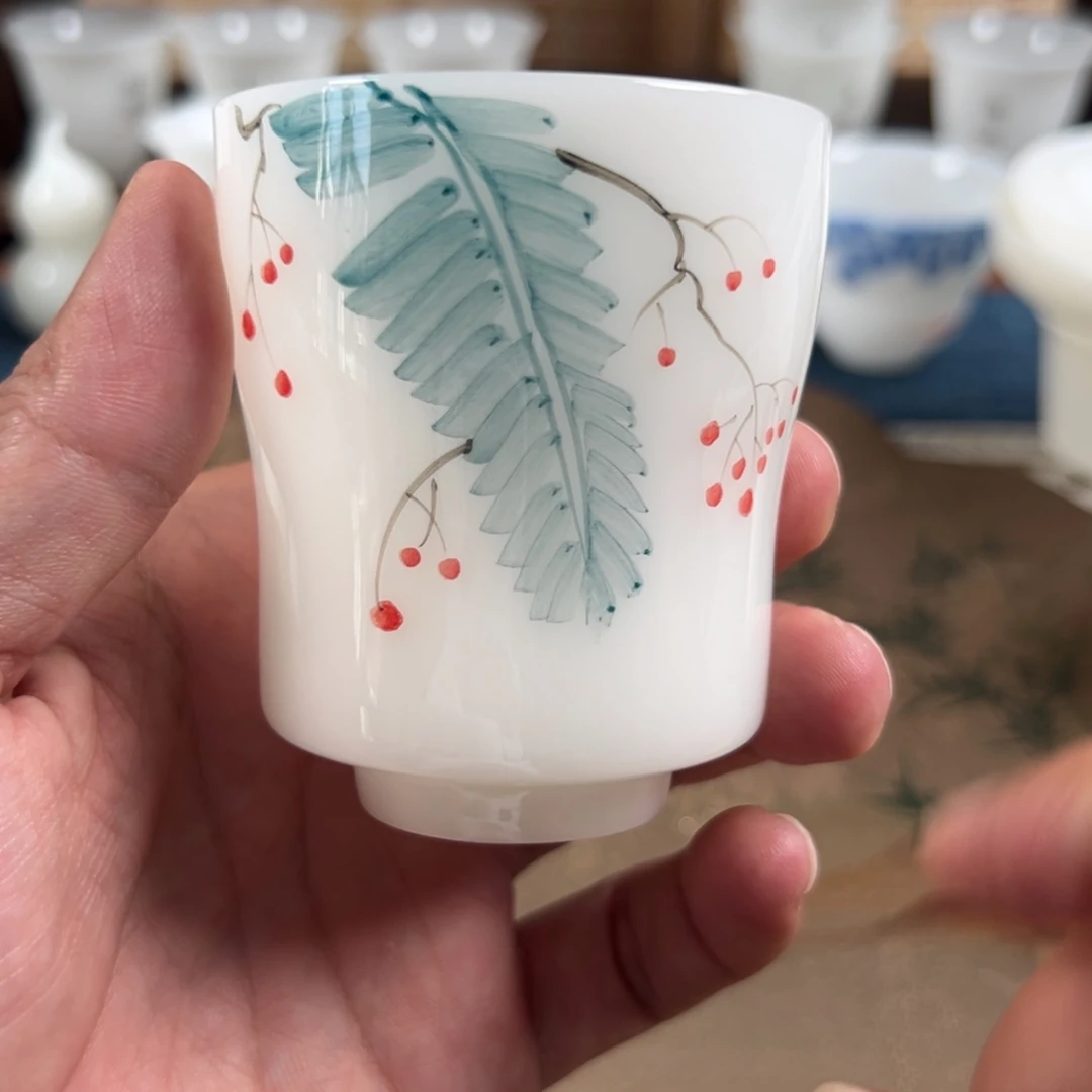 杯子采用优质瓷土制作单品