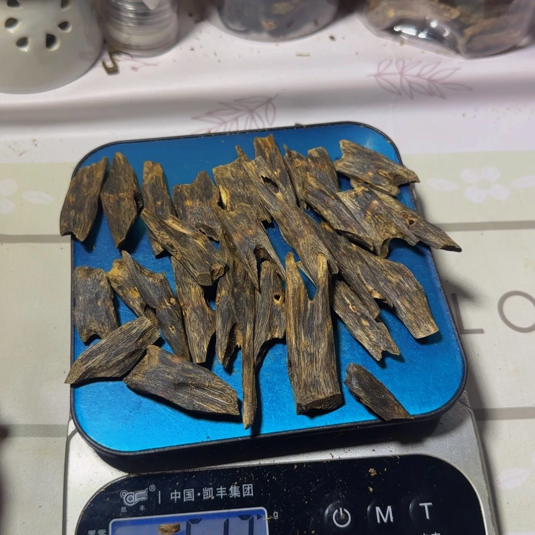 欢****沉香碎屑沉香千里香树心51克