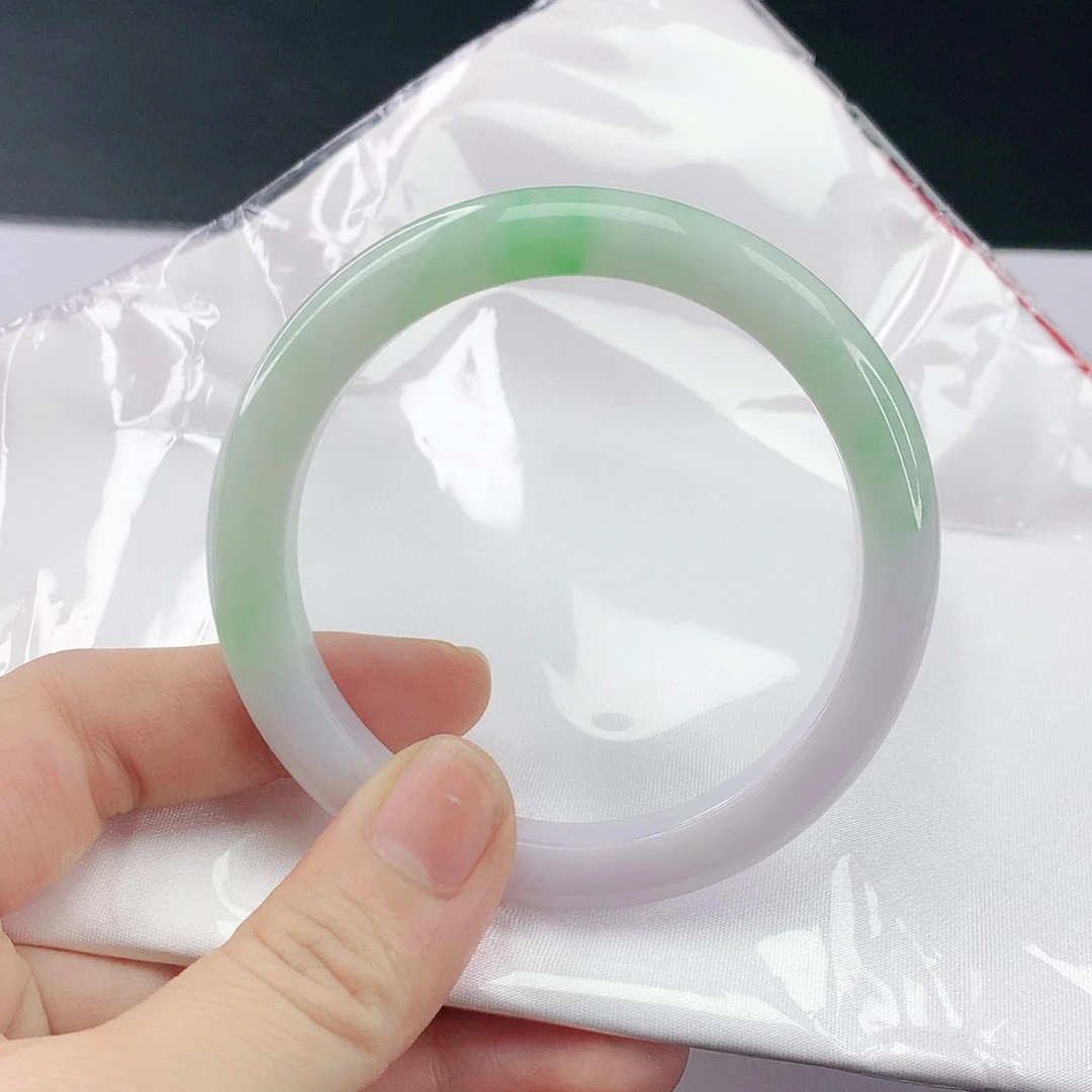 翡翠手镯未镶嵌翡翠023