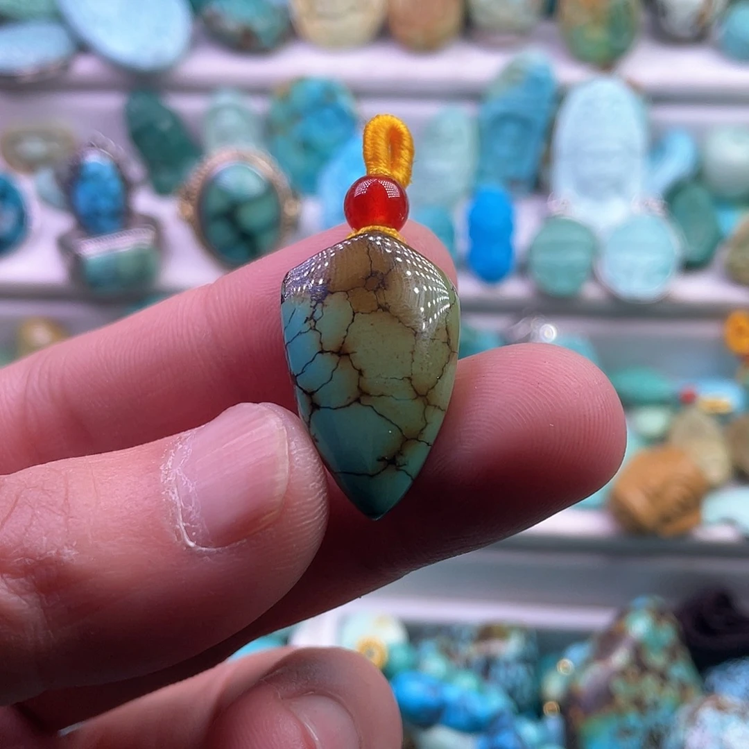 绿松石颈饰未镶嵌