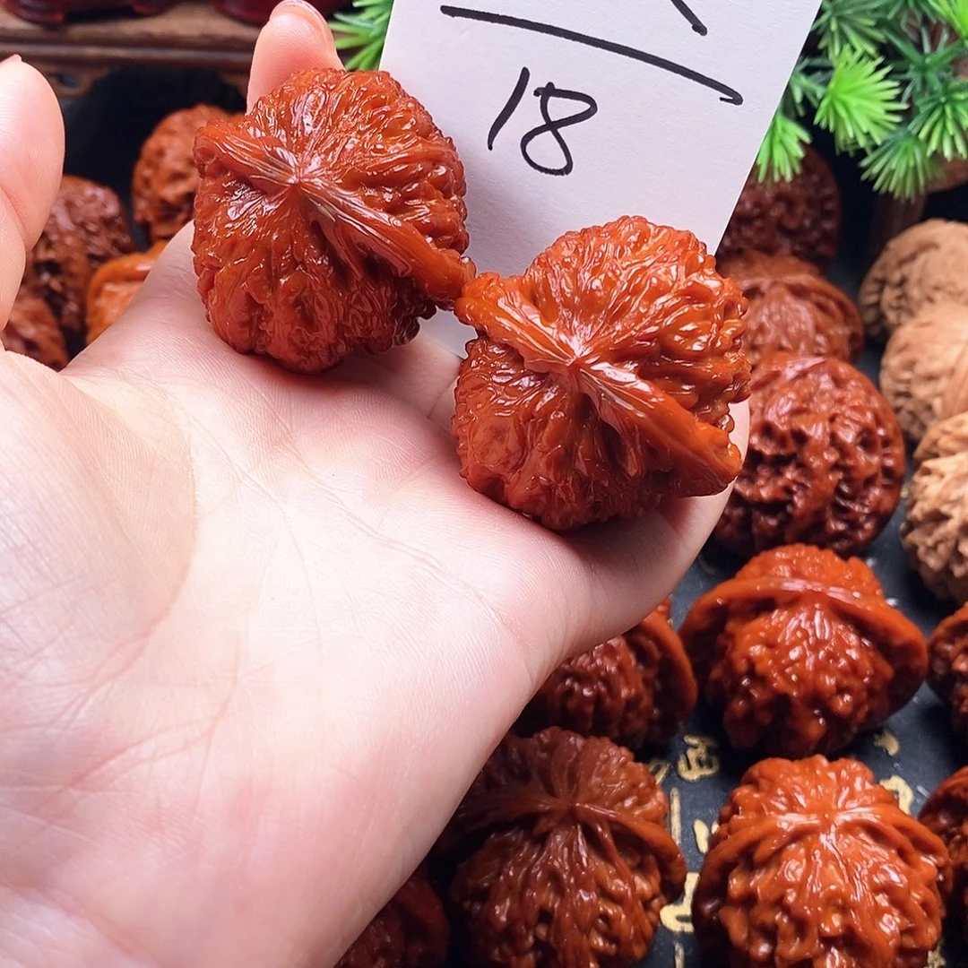 风***吹文玩核桃把件白狮子风
