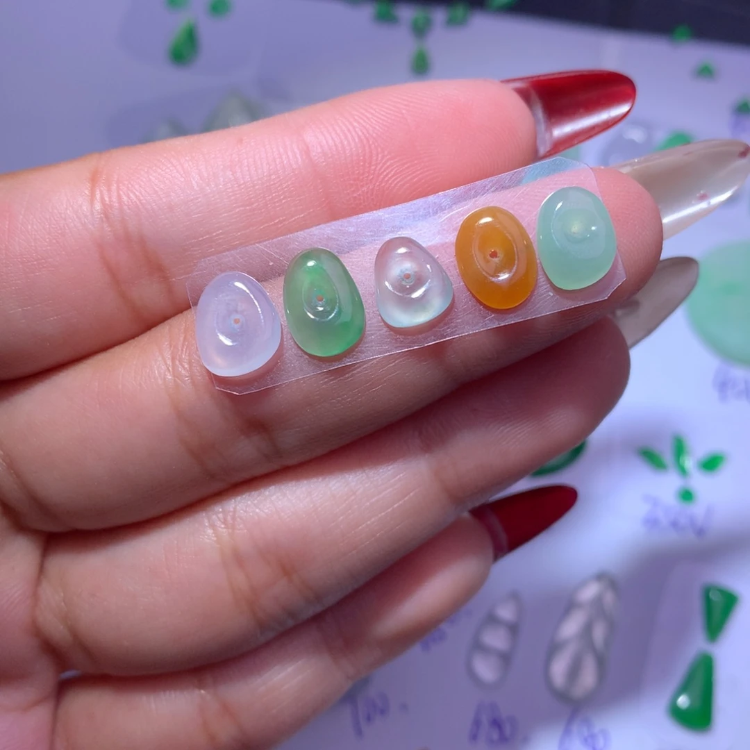 颈饰未镶嵌翡翠扣