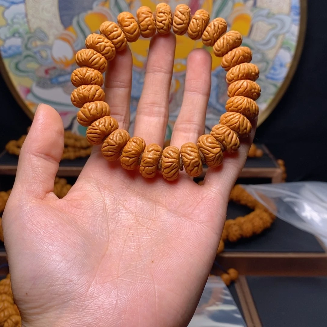 手串桃核睛**李龙纹桃核祥云