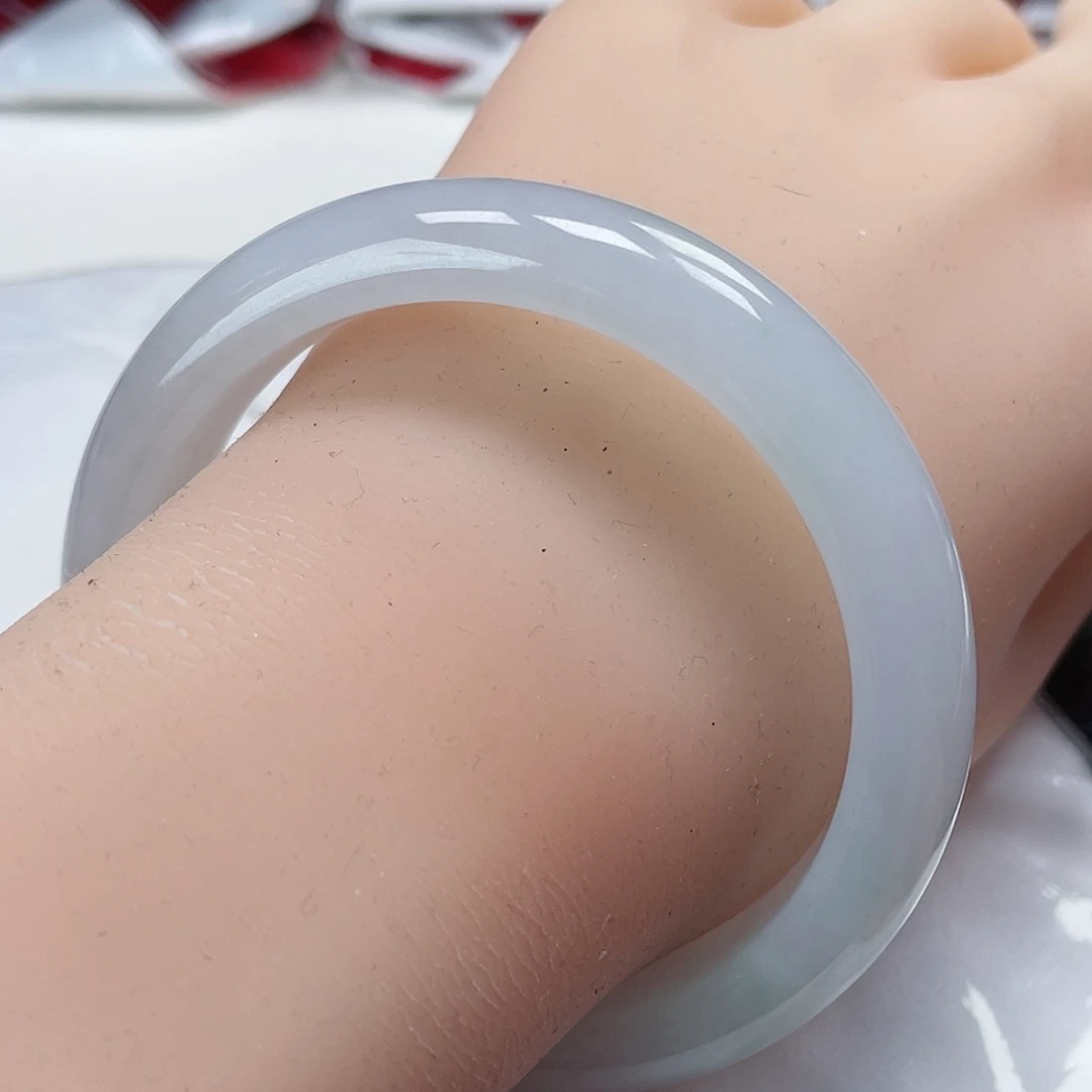 翡翠手镯（圆镯）未镶嵌缅甸翡翠手镯56圈