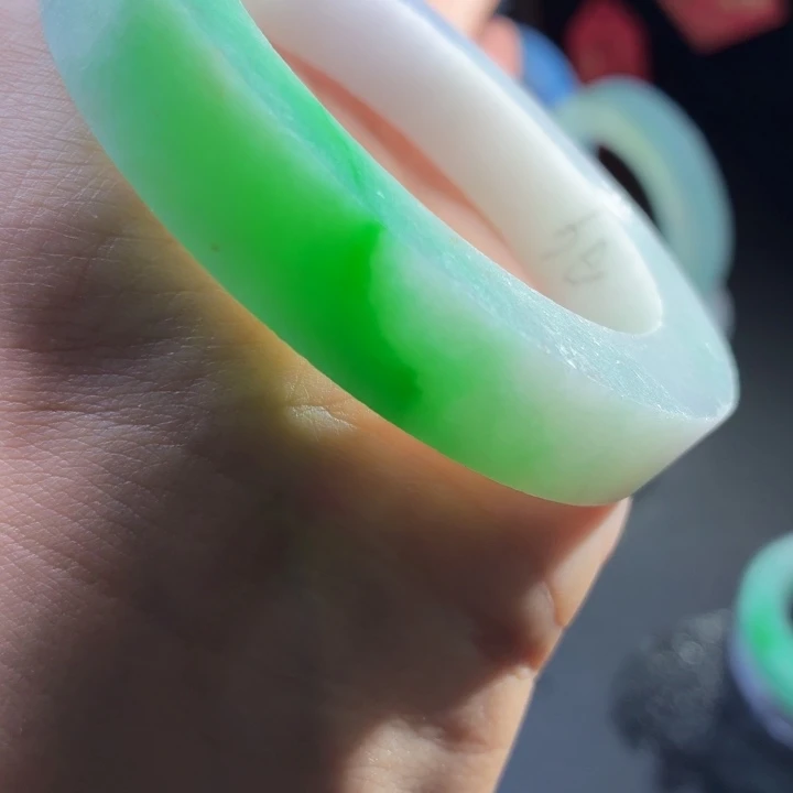 *****未镶嵌手镯定制翡翠
