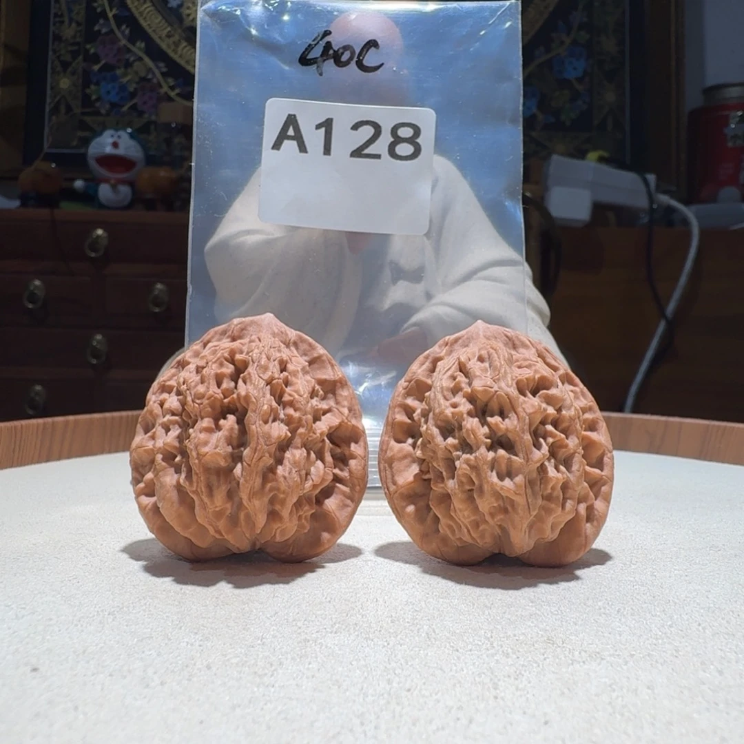 文玩核桃吊坠麦虎