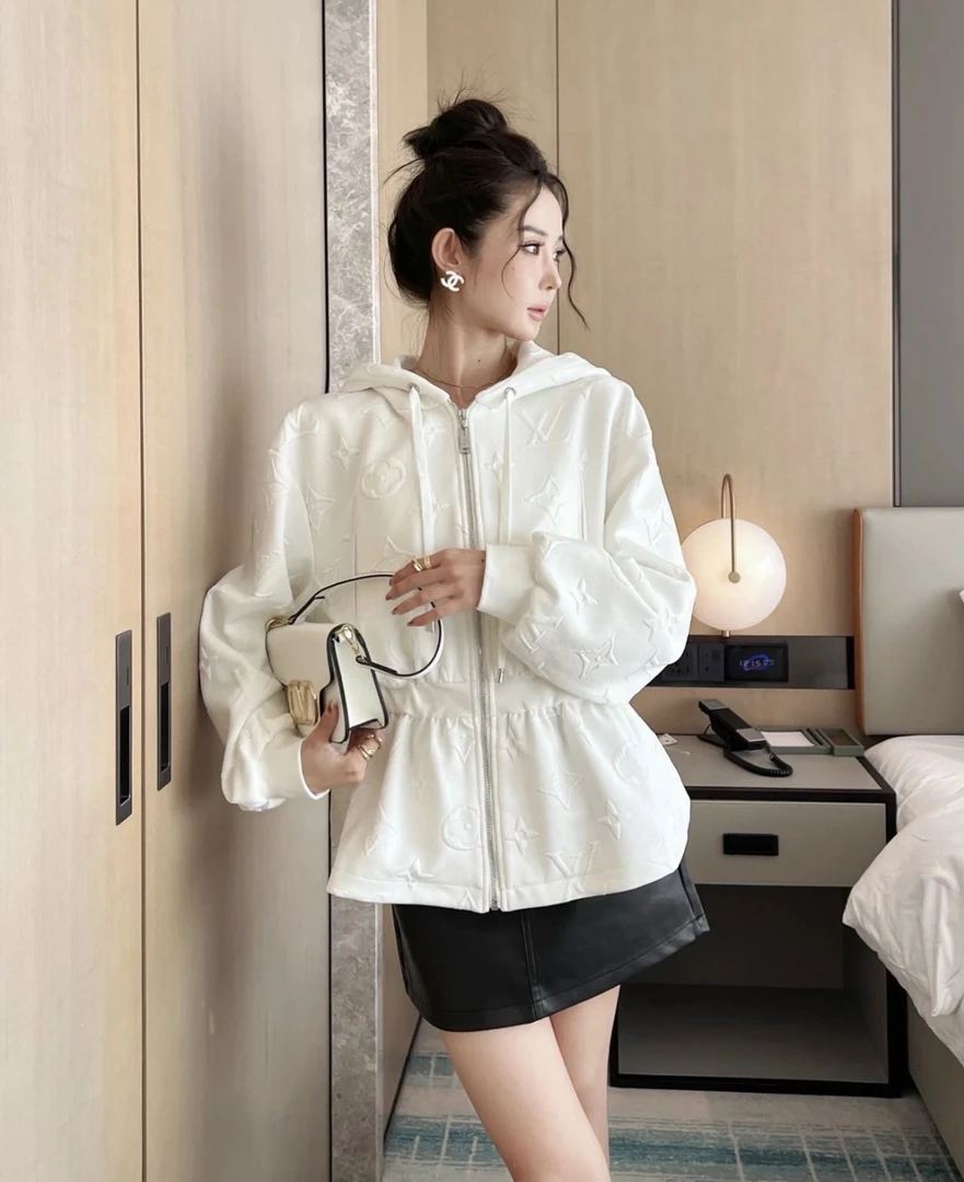 全新未使用 LouisVuitton/路易威登 浮雕满印卫衣 S码 GM004146