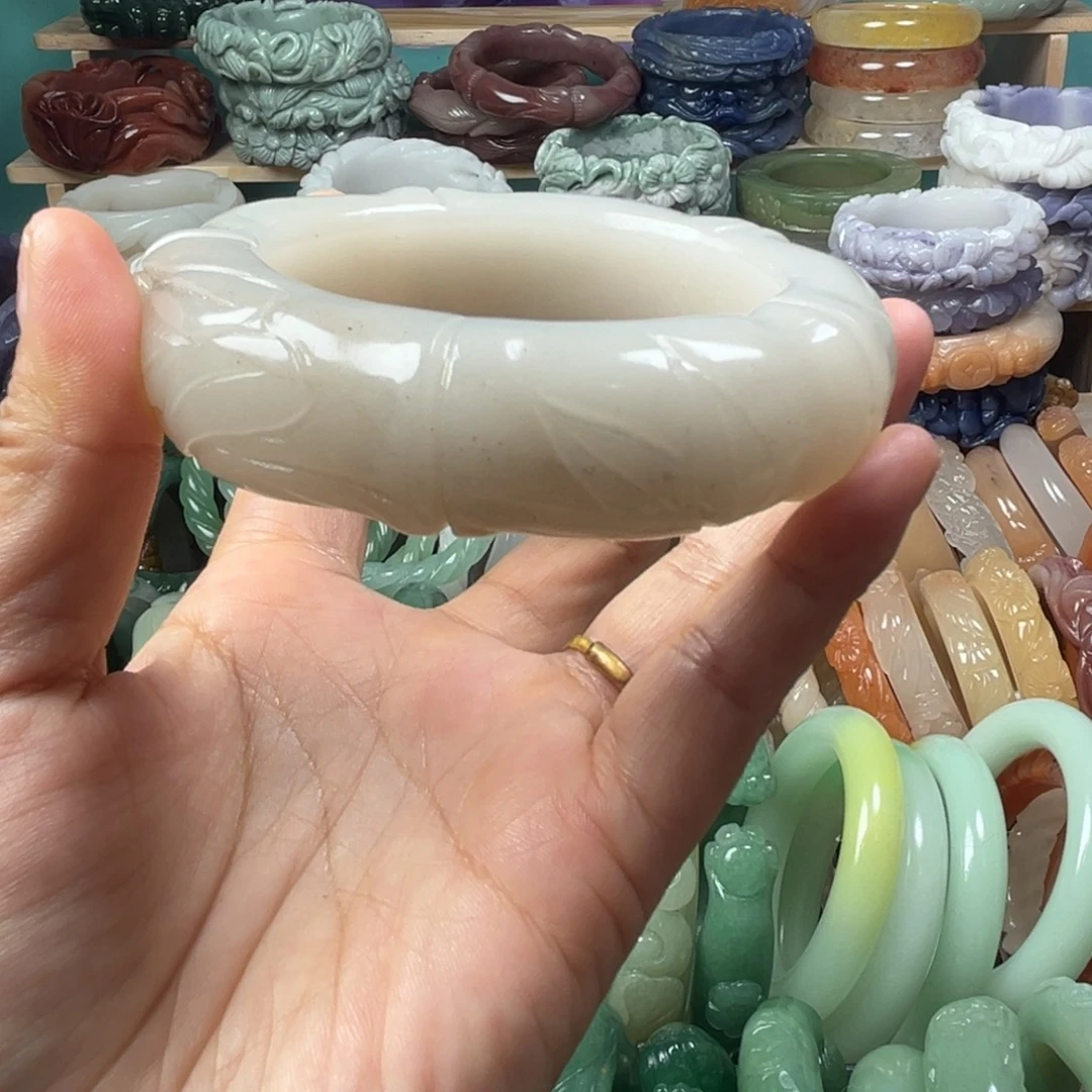 石英质玉未镶嵌纯手工雕花手镯