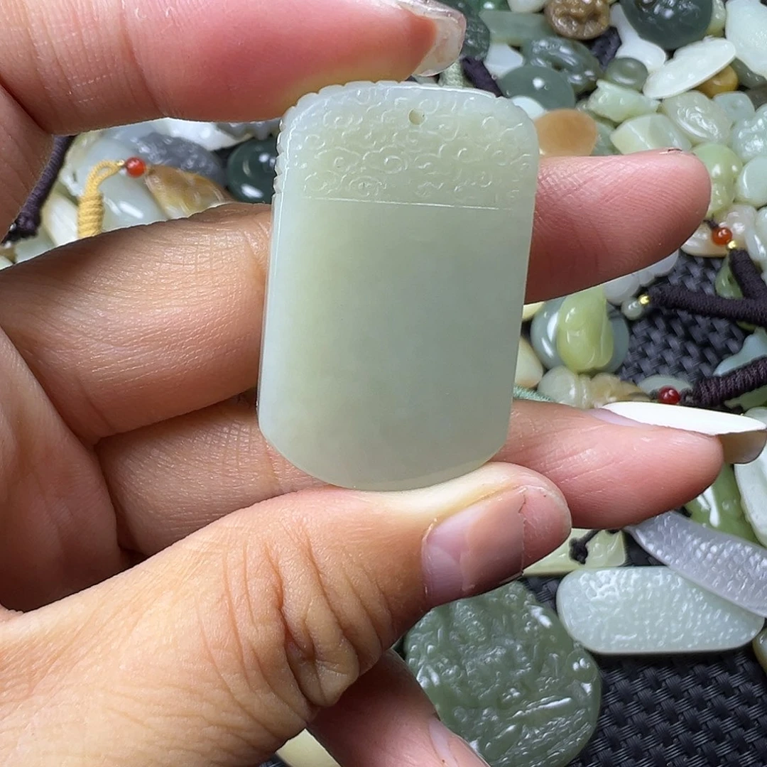 和田玉未镶嵌颈饰卡36.6