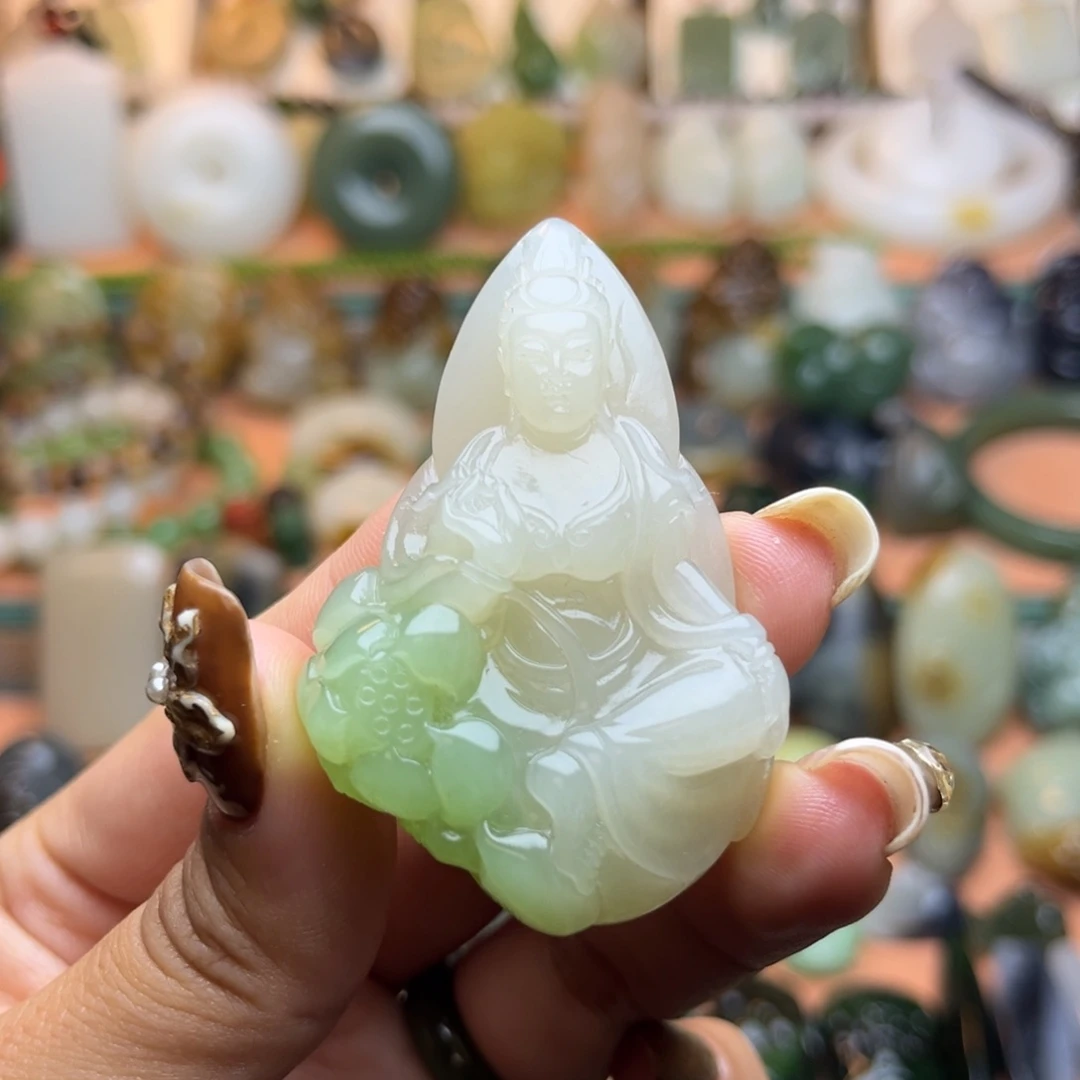 颈饰未镶嵌和田玉