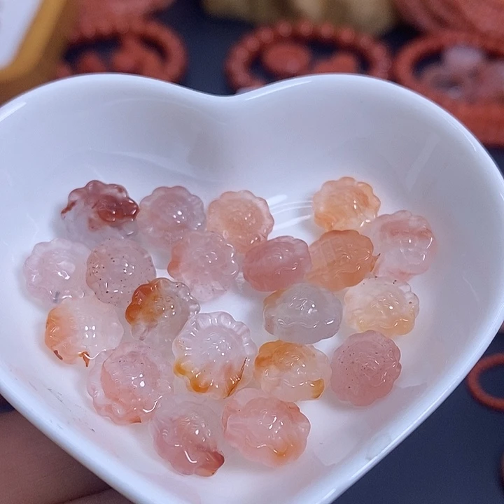 南红玛瑙未镶嵌珠宝半成品多样性发其一