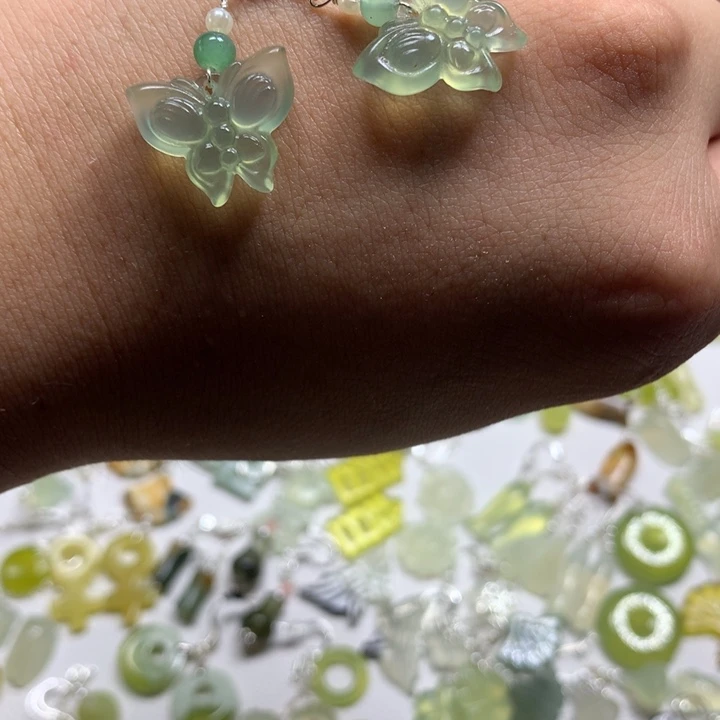 蛇纹石玉合金耳钉