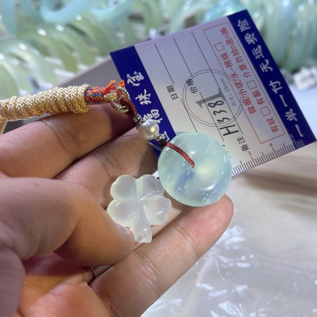 未镶嵌蛇纹石玉颈饰