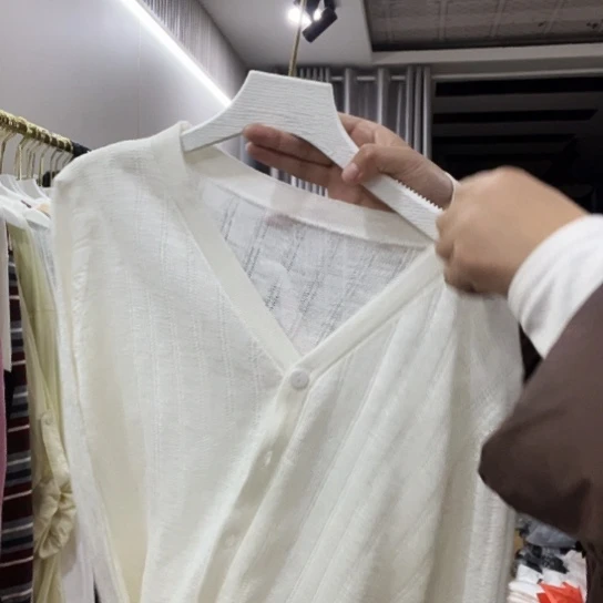 白色开衫福利清版