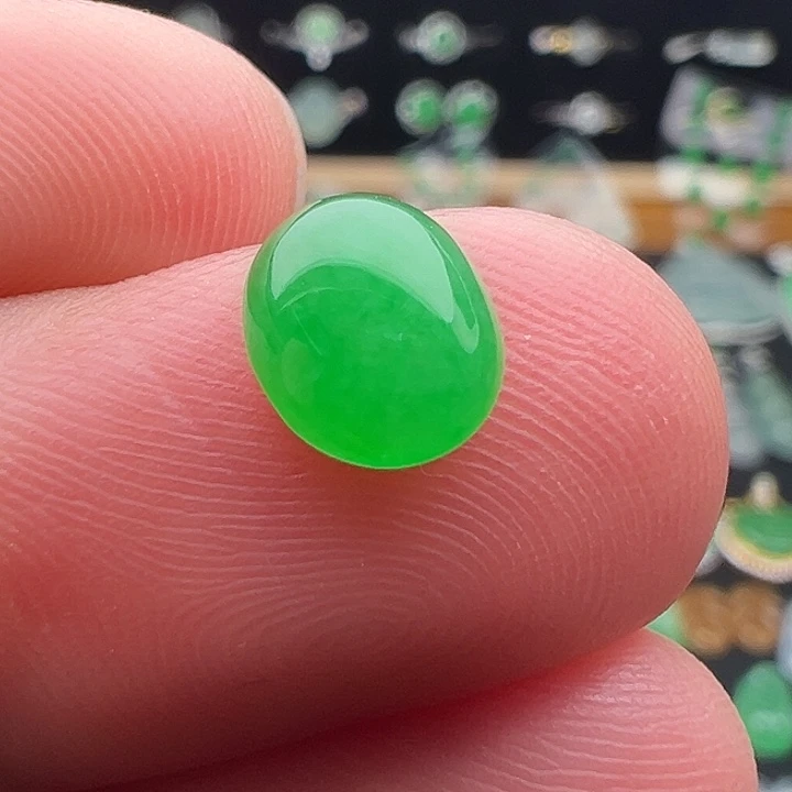 翡翠未镶嵌颈饰蛋面7.9