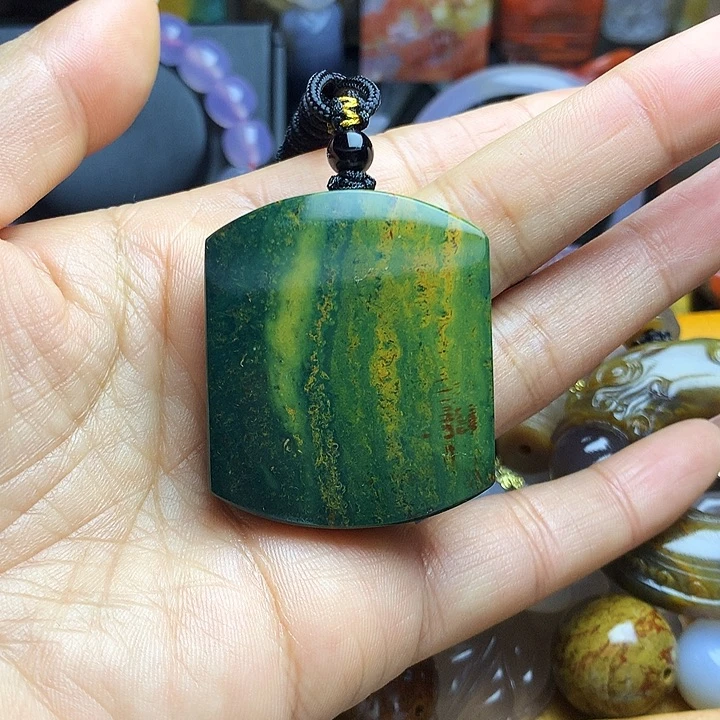 硅化玉未镶嵌吊坠(不含链)绿色树化玉无事牌